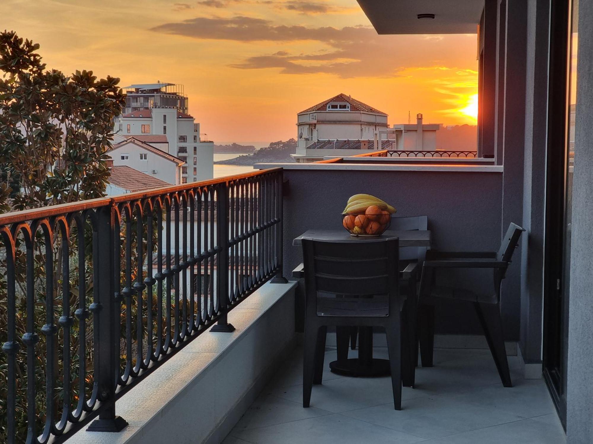 Adriatic Apartments Budva Exterior photo